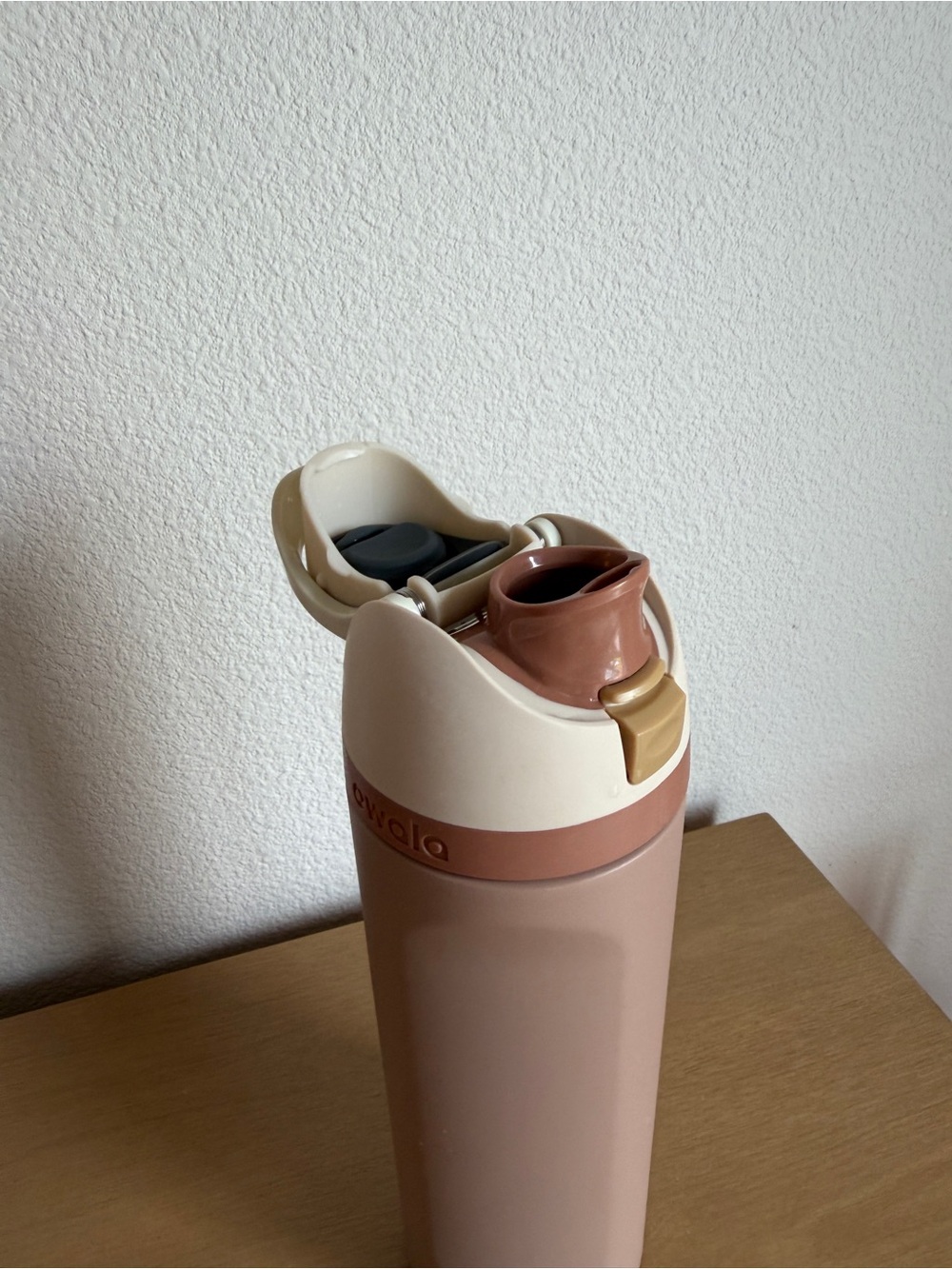 Owala Tumbler Bottle - Picture 4 of 7